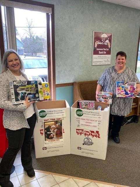 Iola Toys for Tots Donation